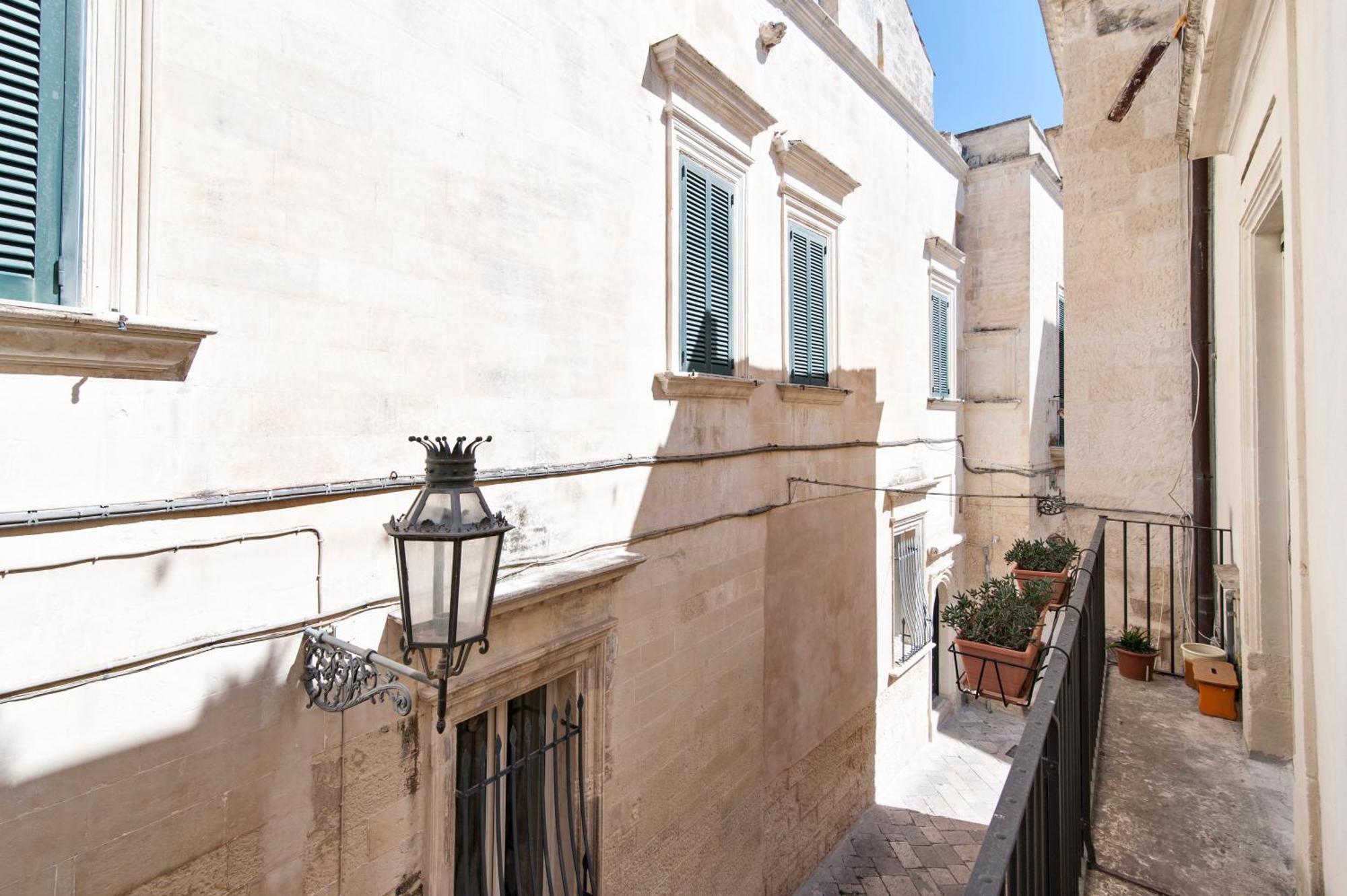 Porta Deuropa Bed & Breakfast Lecce Exterior photo