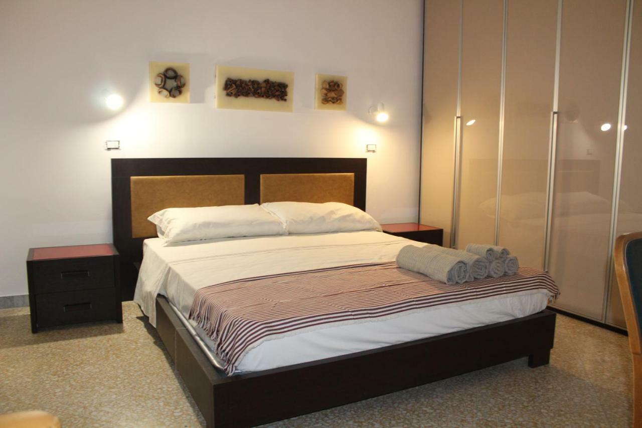 Porta Deuropa Bed & Breakfast Lecce Exterior photo